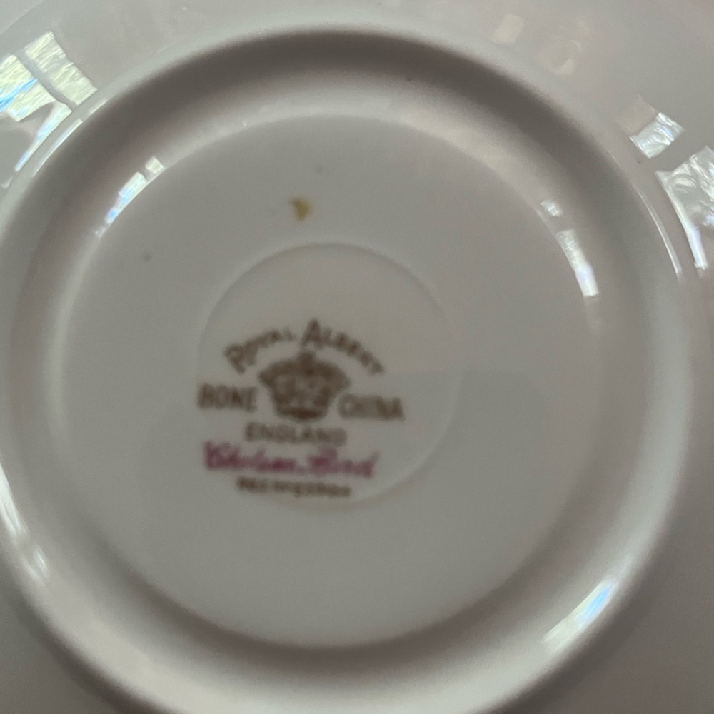 Royal Albert Chelsea Bird Tea Cups - Picture 9 of 16